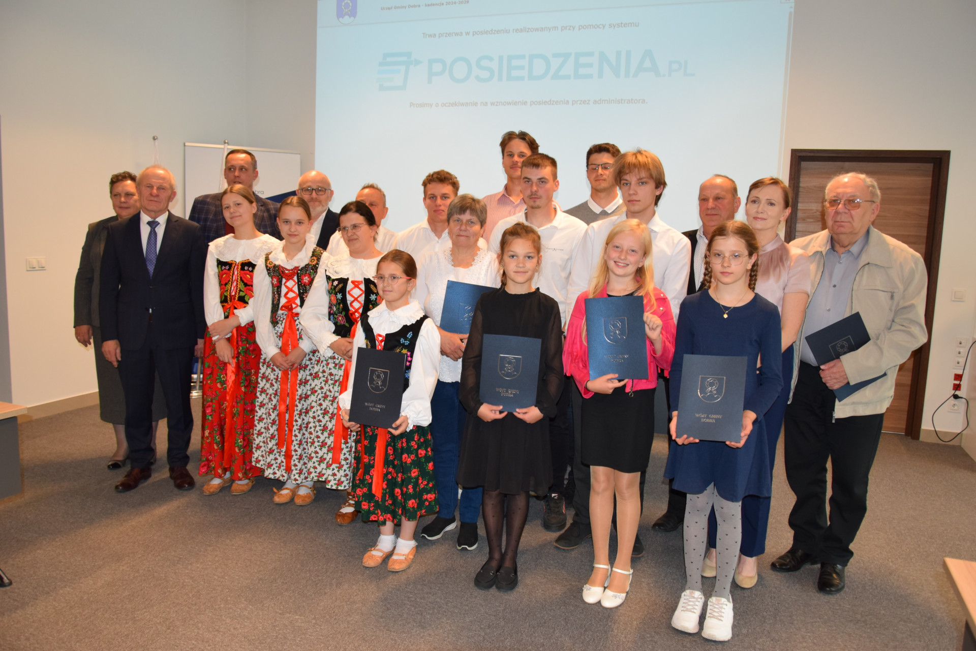 XIII Sesja Rady Gminy Dobra – wręczenie nagród Wójta Gminy Dobra